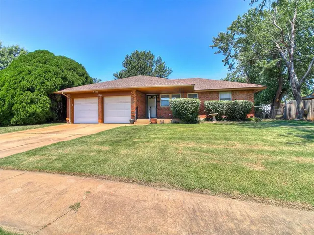 Photo 2 — 4713 Lunow Drive, Oklahoma City, OK 73135
