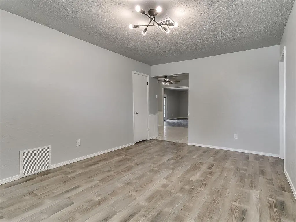 Photo 5 — 4713 Lunow Drive, Oklahoma City, OK 73135