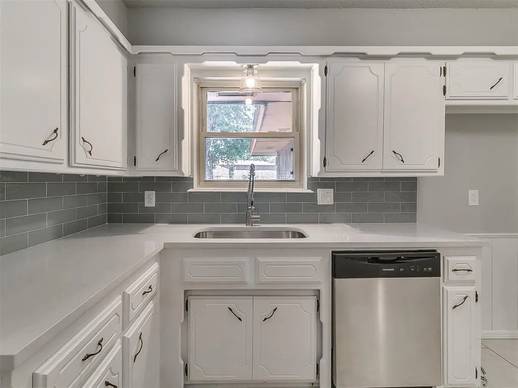 Photo 9 — 4713 Lunow Drive, Oklahoma City, OK 73135
