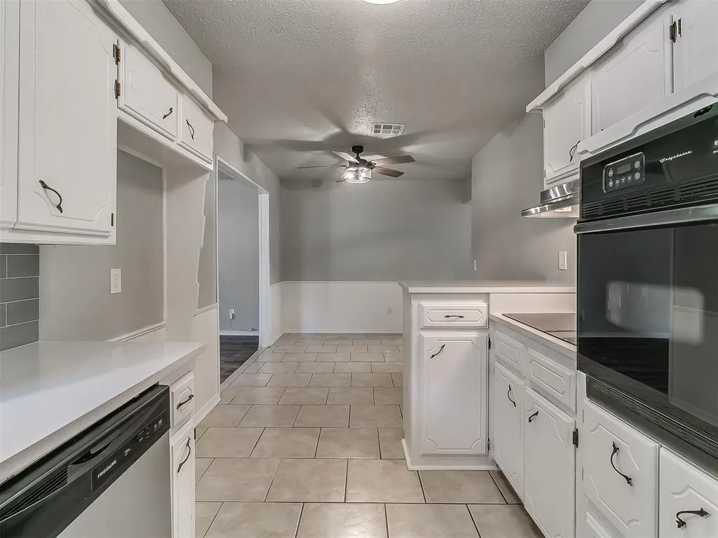 Photo 13 — 4713 Lunow Drive, Oklahoma City, OK 73135