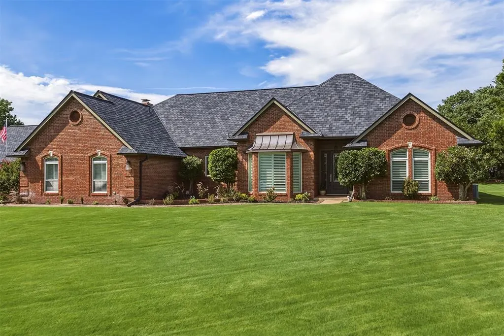 Photo 2 — 2013 Spirit Wood Lane, Edmond, OK 73025