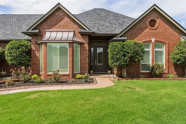 Photo 3 — 2013 Spirit Wood Lane, Edmond, OK 73025
