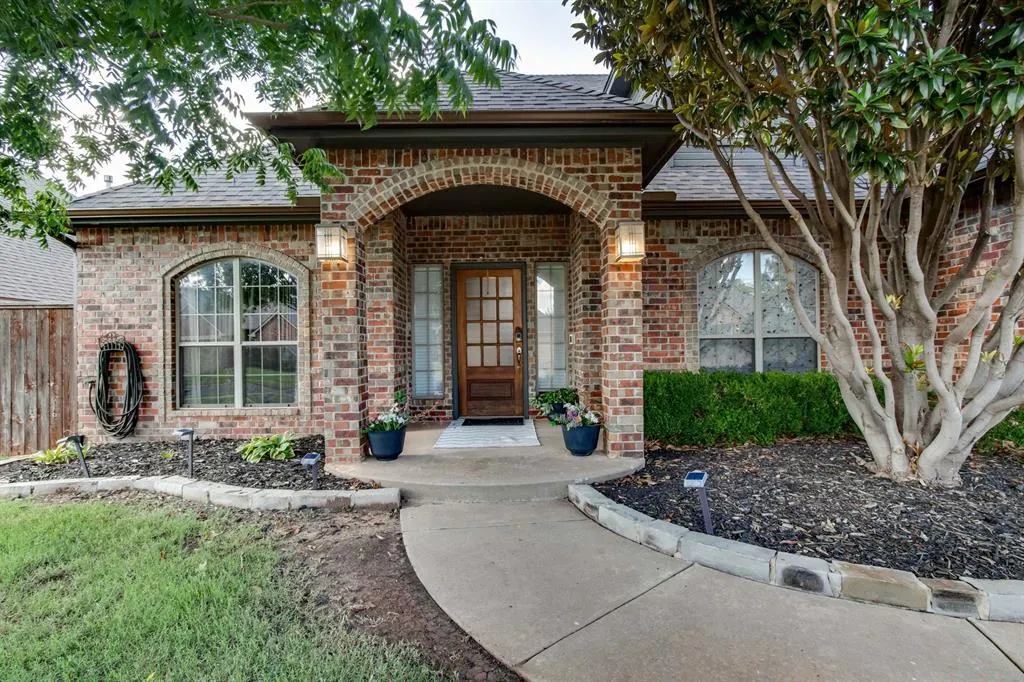 Front exterior — 2801 NW 171st Street, Edmond, OK 73012