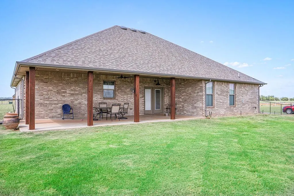 Photo 37 — 24376 E 1006 Road, Weatherford, OK 73096
