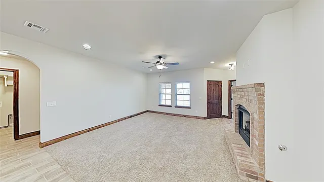 Photo 4 — 404 Charles Court, Yukon, OK 73099