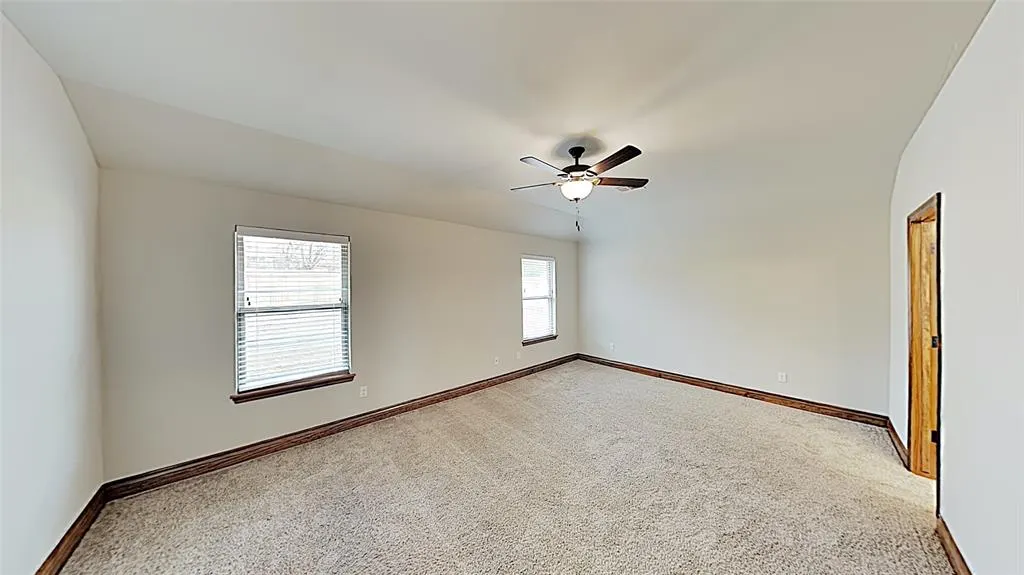 Photo 10 — 404 Charles Court, Yukon, OK 73099
