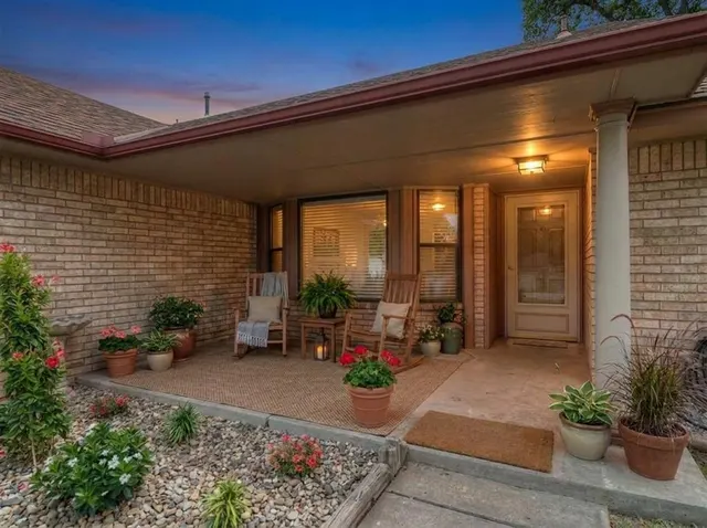 Photo 2 — 11124 Ashford Drive, Yukon, OK 73099
