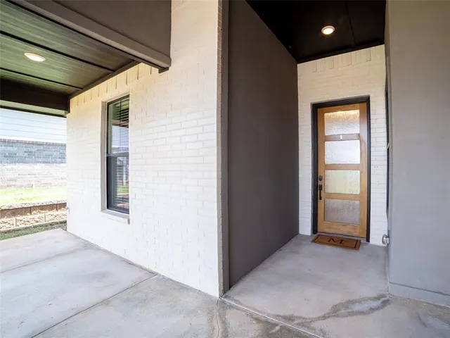 Photo 3 — 2124 El Cajon Street, Edmond, OK 73034