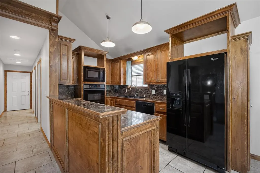 Photo 10 — 301 NE 5th Street, Blanchard, OK 73010