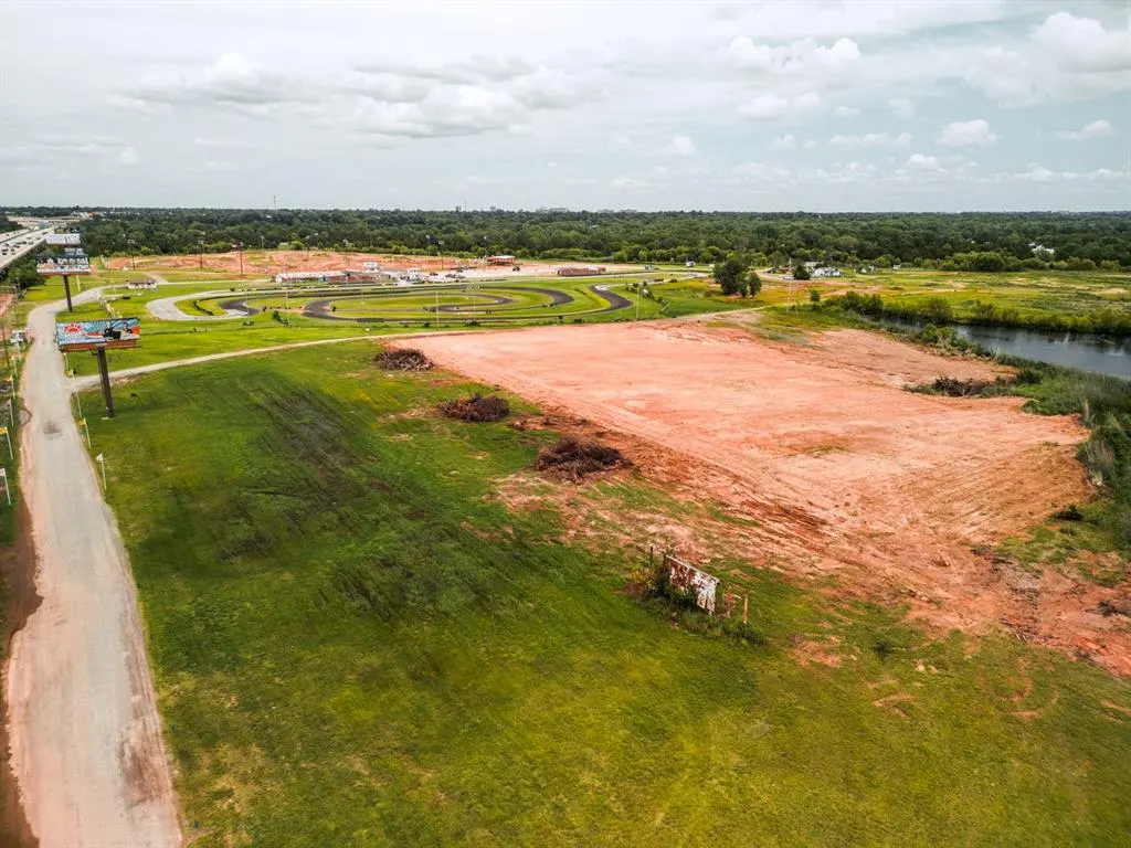 Photo 3 — 3001 S Interstate Drive, Norman, OK 73072