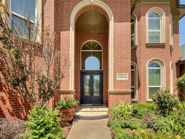 Photo 3 — 12504 Shire Lane, Oklahoma City, OK 73170