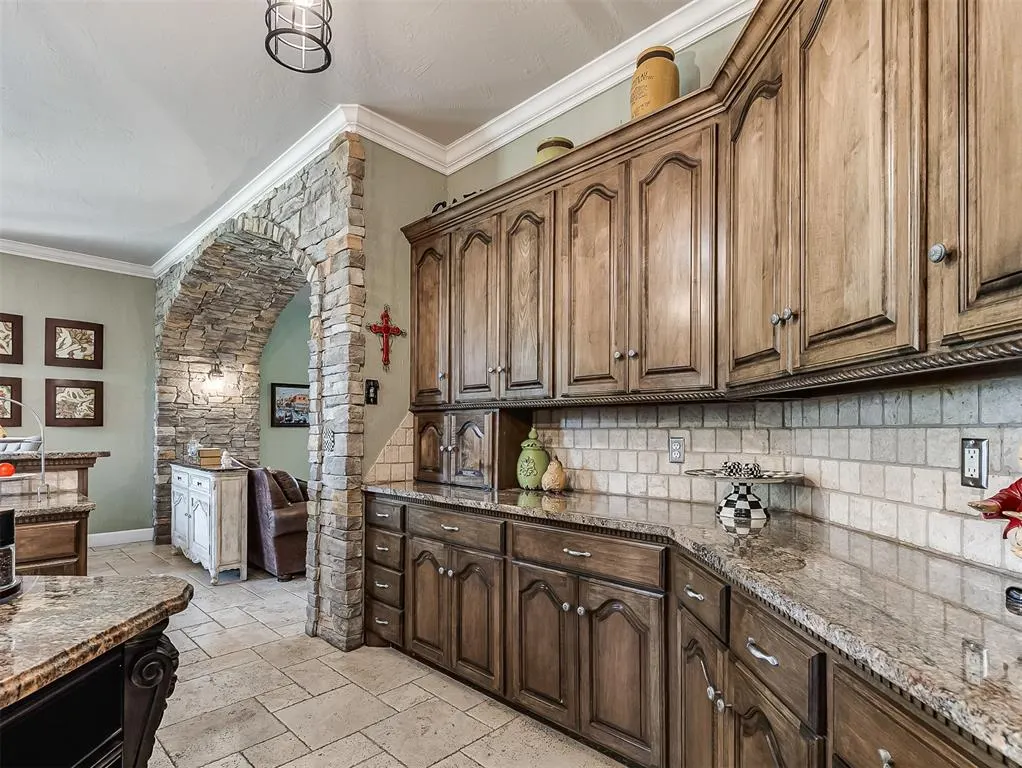 Photo 12 — 12504 Shire Lane, Oklahoma City, OK 73170