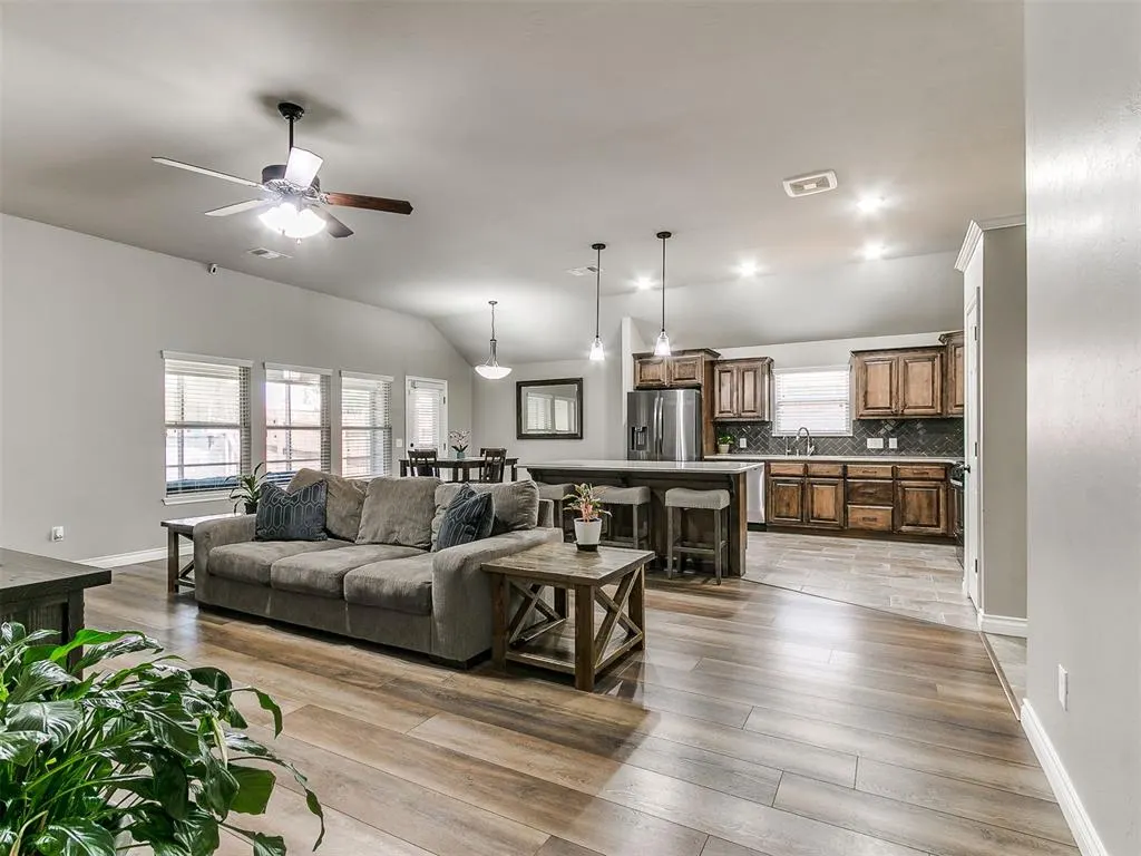 Photo 11 — 15521 Boulder Drive, Edmond, OK 73013
