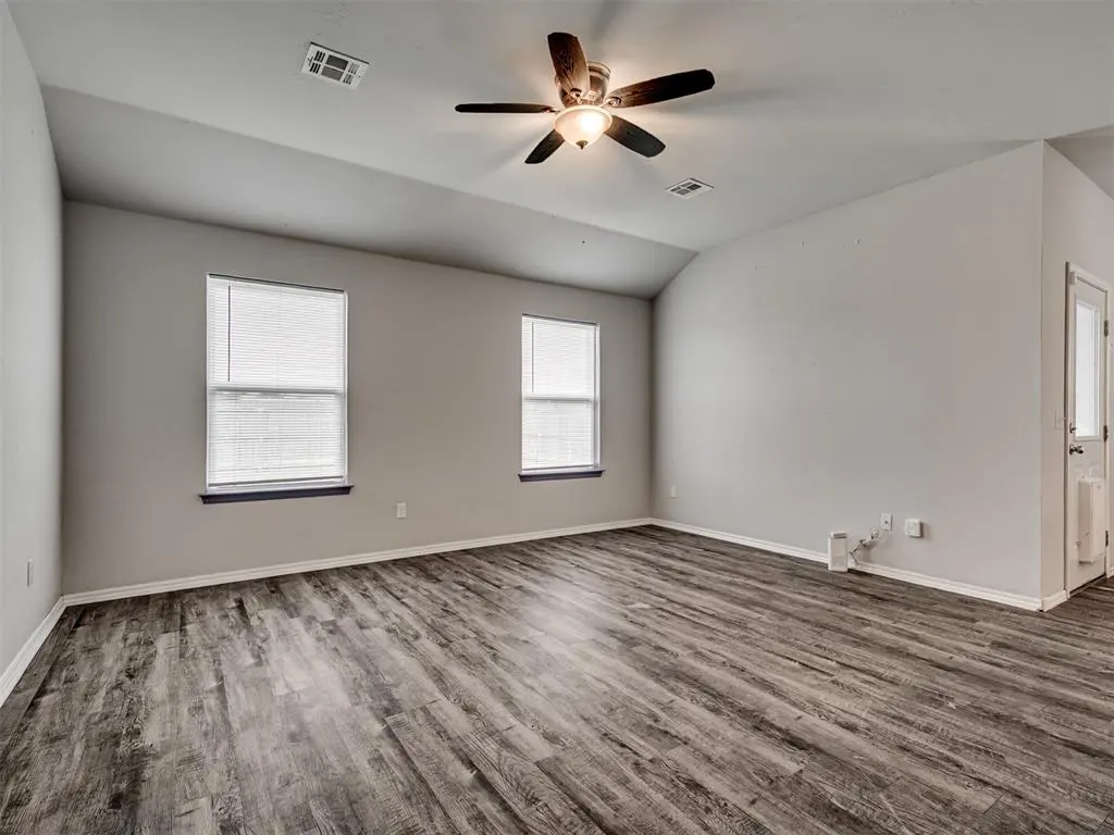 Photo 4 — 2009 Bosc Drive, Newcastle, OK 73065
