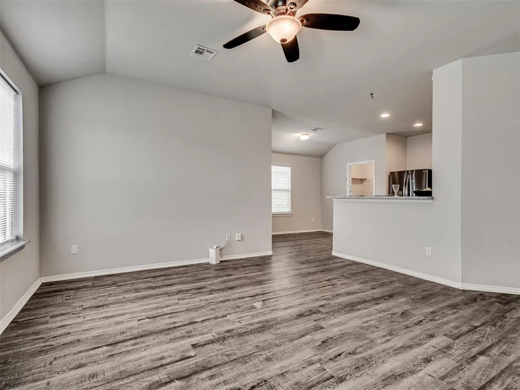 Photo 5 — 2009 Bosc Drive, Newcastle, OK 73065