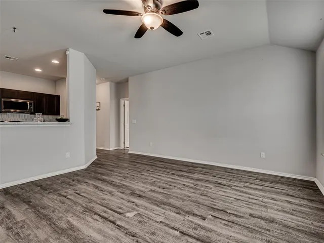 Photo 6 — 2009 Bosc Drive, Newcastle, OK 73065