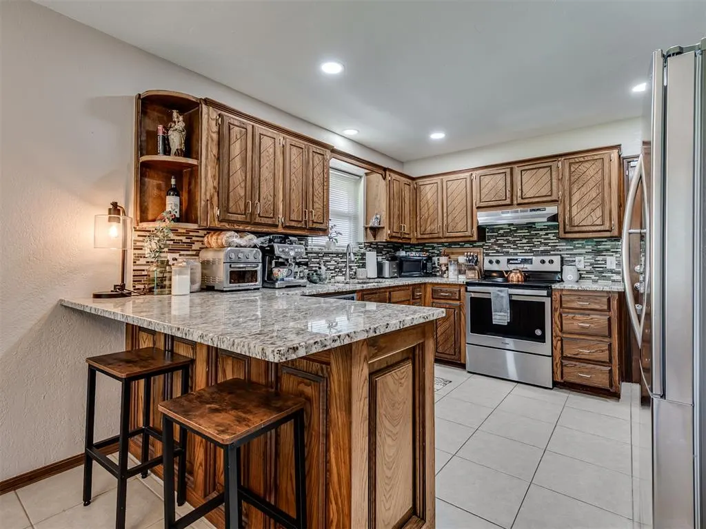Photo 9 — 6904 Elk Canyon Road, Oklahoma City, OK 73162