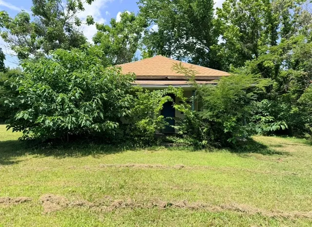 Photo 2 — 619 W 7th Street, Stroud, OK 74079