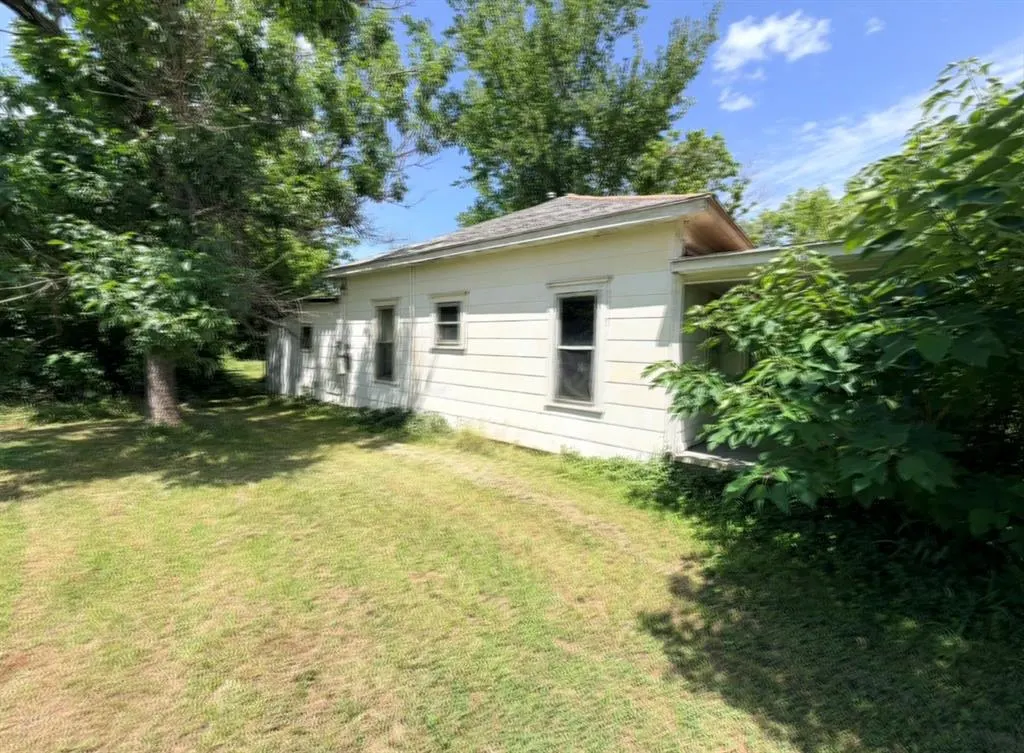 Photo 4 — 619 W 7th Street, Stroud, OK 74079