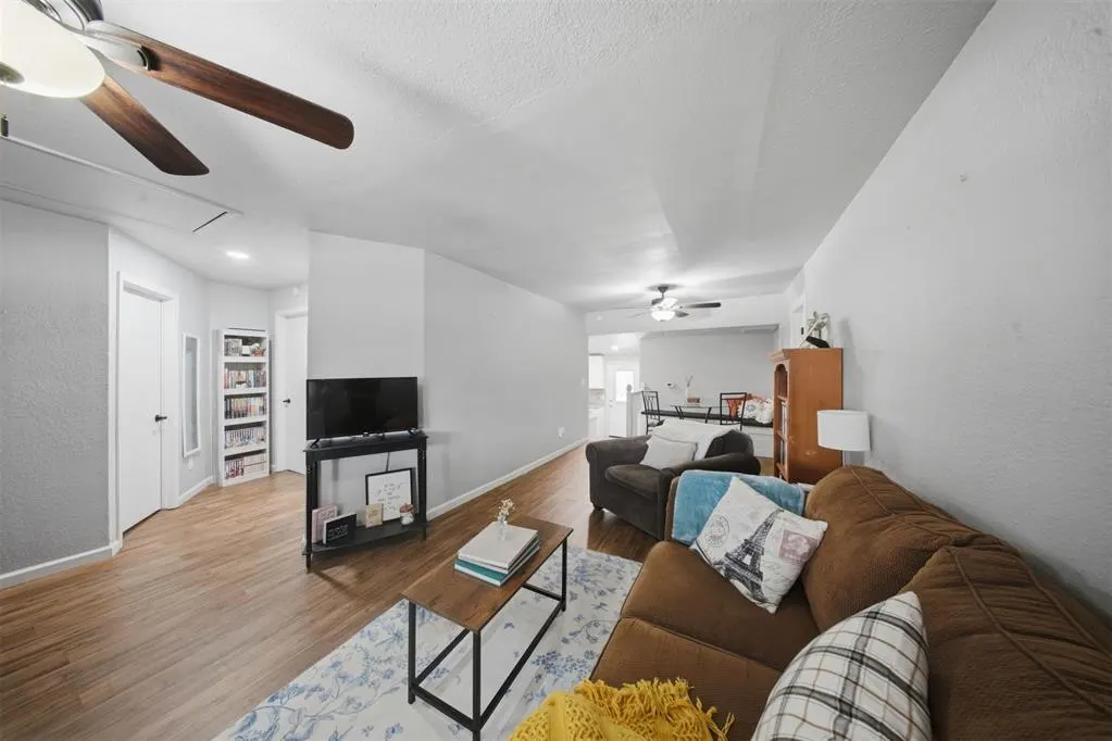 Photo 8 — 1227 NW 96th Street, Oklahoma City, OK 73114