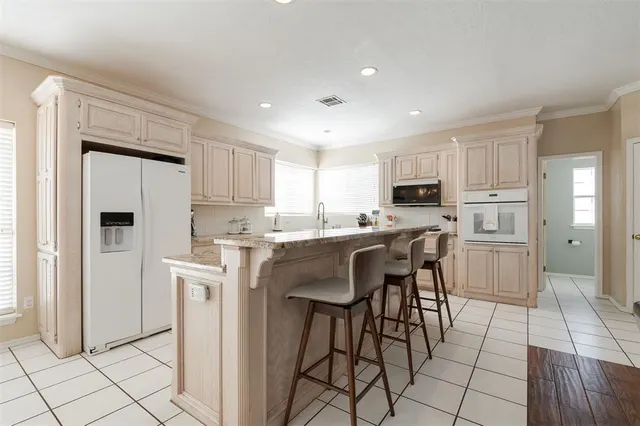 Photo 4 — 12700 Sutton Hill Road, Oklahoma City, OK 73142