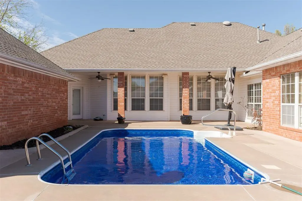 Photo 2 — 12700 Sutton Hill Road, Oklahoma City, OK 73142