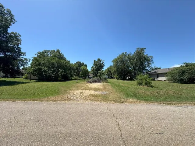 Photo 3 — 620 W 6th Street, Stroud, OK 74079
