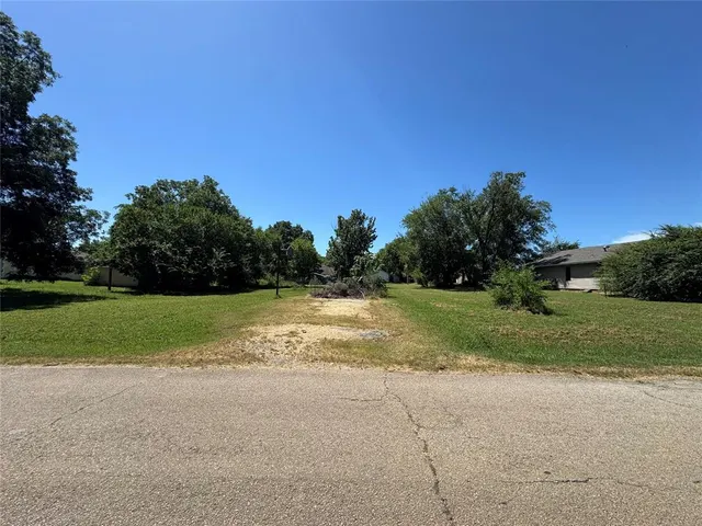 Photo 4 — 620 W 6th Street, Stroud, OK 74079