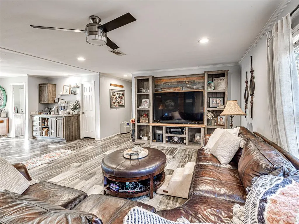 Photo 9 — 1916 SE 138th Avenue, Norman, OK 73026
