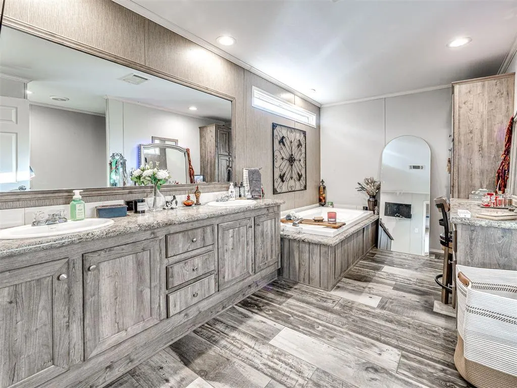 Photo 24 — 1916 SE 138th Avenue, Norman, OK 73026