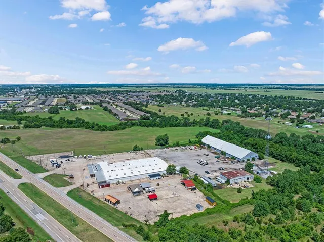 Photo 7 — 1515 E Main Street, Yukon, OK 73099