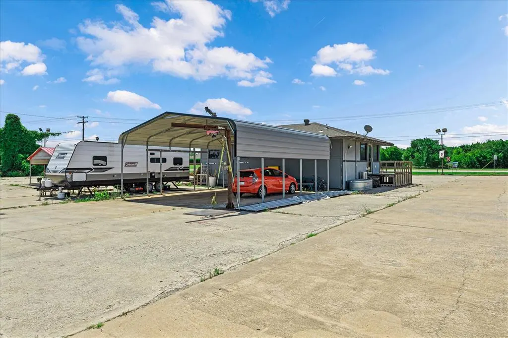 Photo 16 — 1515 E Main Street, Yukon, OK 73099