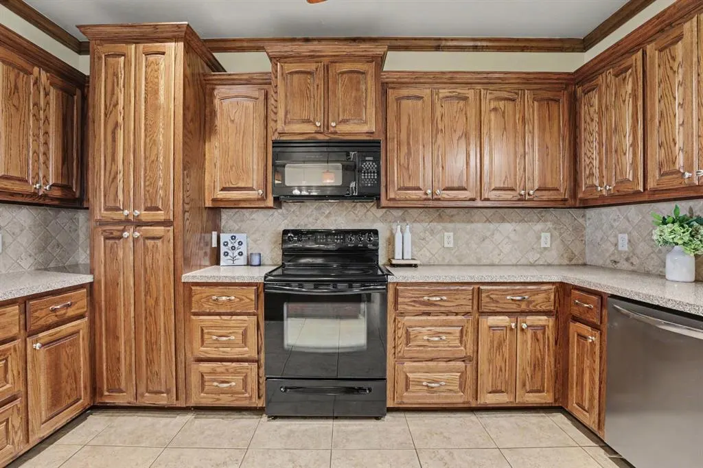 Photo 10 — 2560 Tori Lane, Newcastle, OK 73065