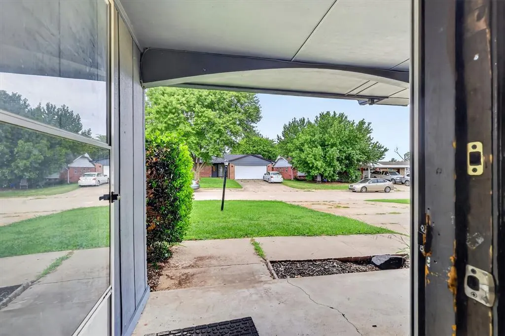 Photo 6 — 811 Ridgeway Drive, Yukon, OK 73099