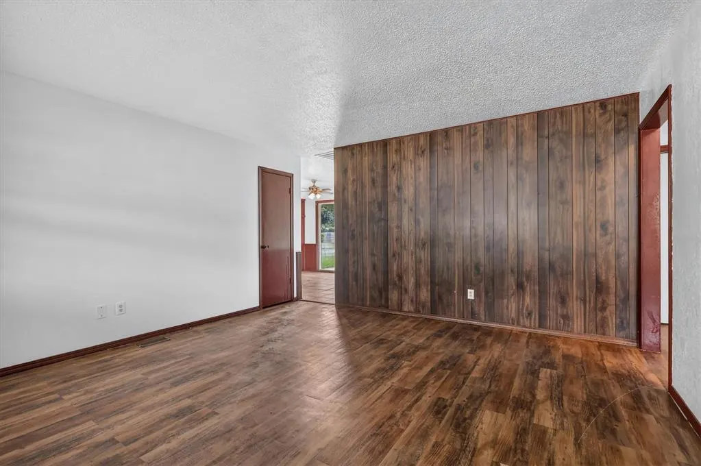 Photo 7 — 811 Ridgeway Drive, Yukon, OK 73099