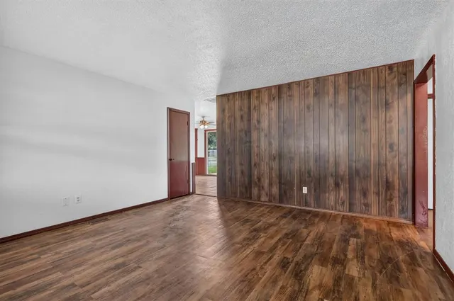 Photo 7 — 811 Ridgeway Drive, Yukon, OK 73099