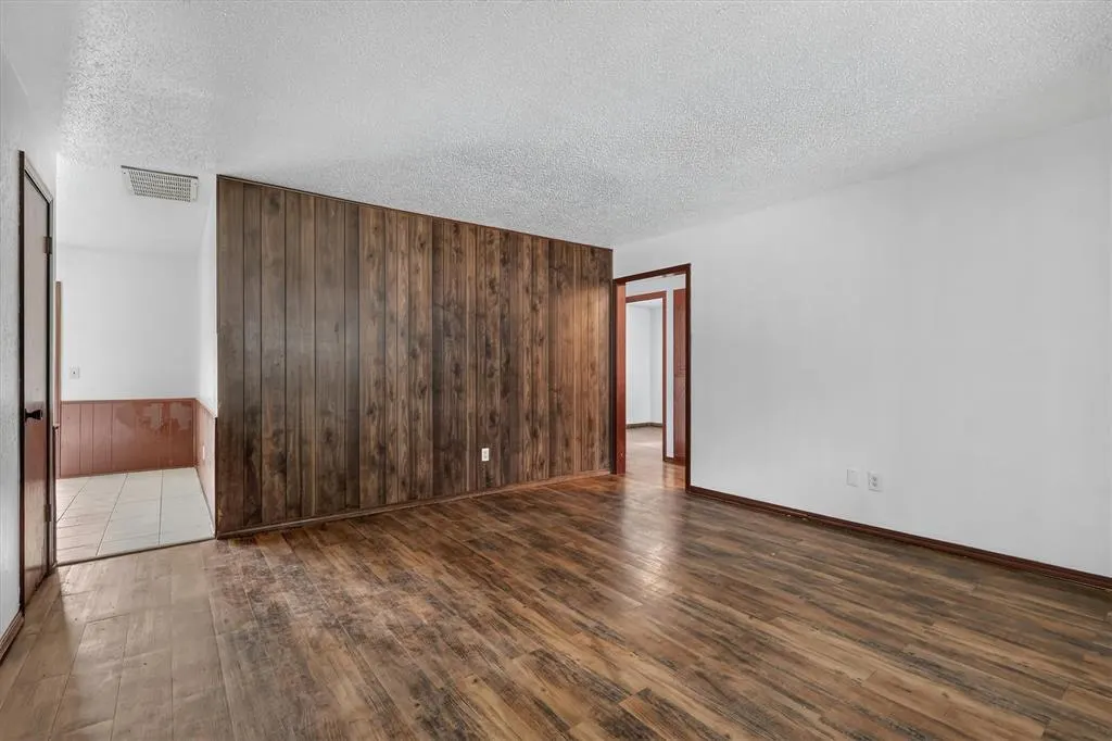Photo 9 — 811 Ridgeway Drive, Yukon, OK 73099