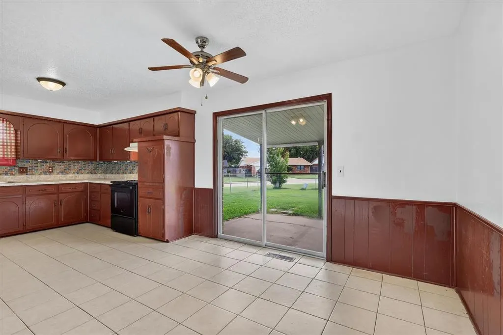 Photo 10 — 811 Ridgeway Drive, Yukon, OK 73099