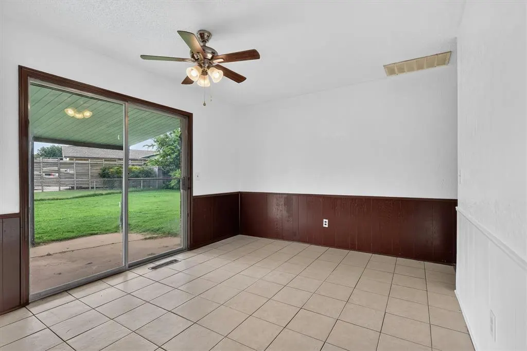 Photo 13 — 811 Ridgeway Drive, Yukon, OK 73099