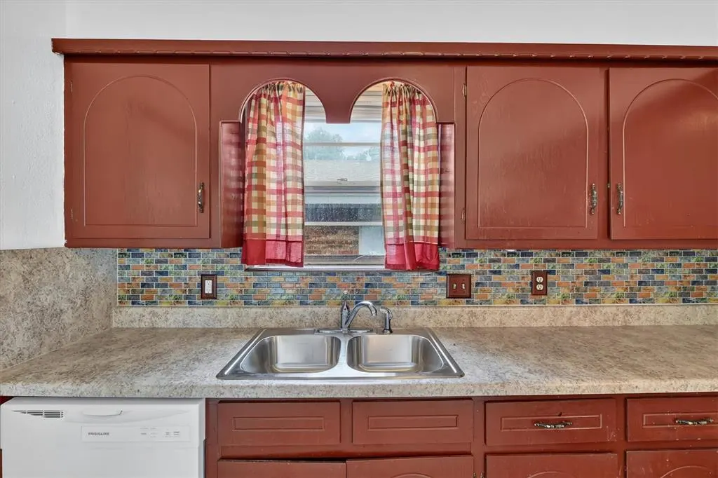 Photo 17 — 811 Ridgeway Drive, Yukon, OK 73099