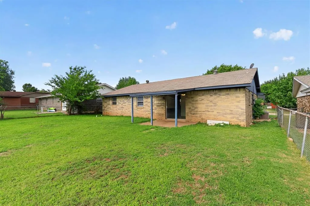 Photo 31 — 811 Ridgeway Drive, Yukon, OK 73099