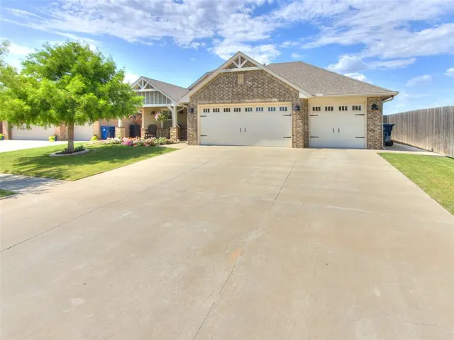 Front exterior — 13321 Outdoor Living Drive, Piedmont, OK 73078