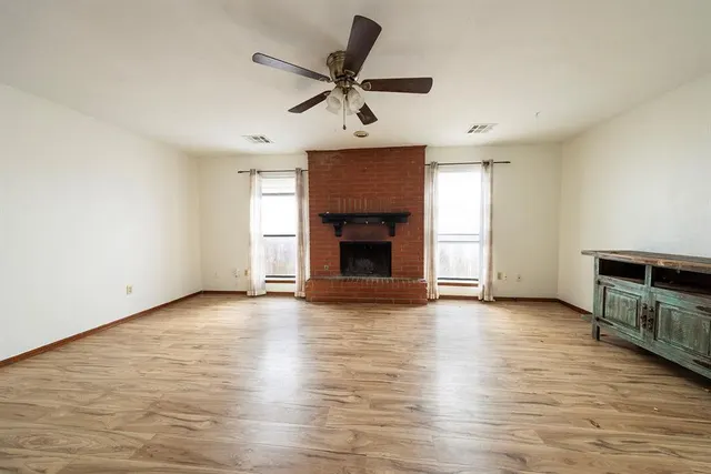 Photo 3 — 1113 Swan Lake Road, Edmond, OK 73003
