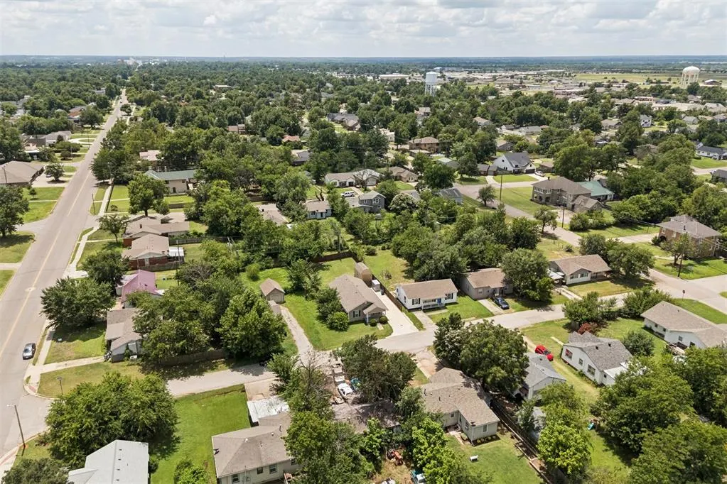 Photo 49 — 11 W Pulaski Street, Shawnee, OK 74804