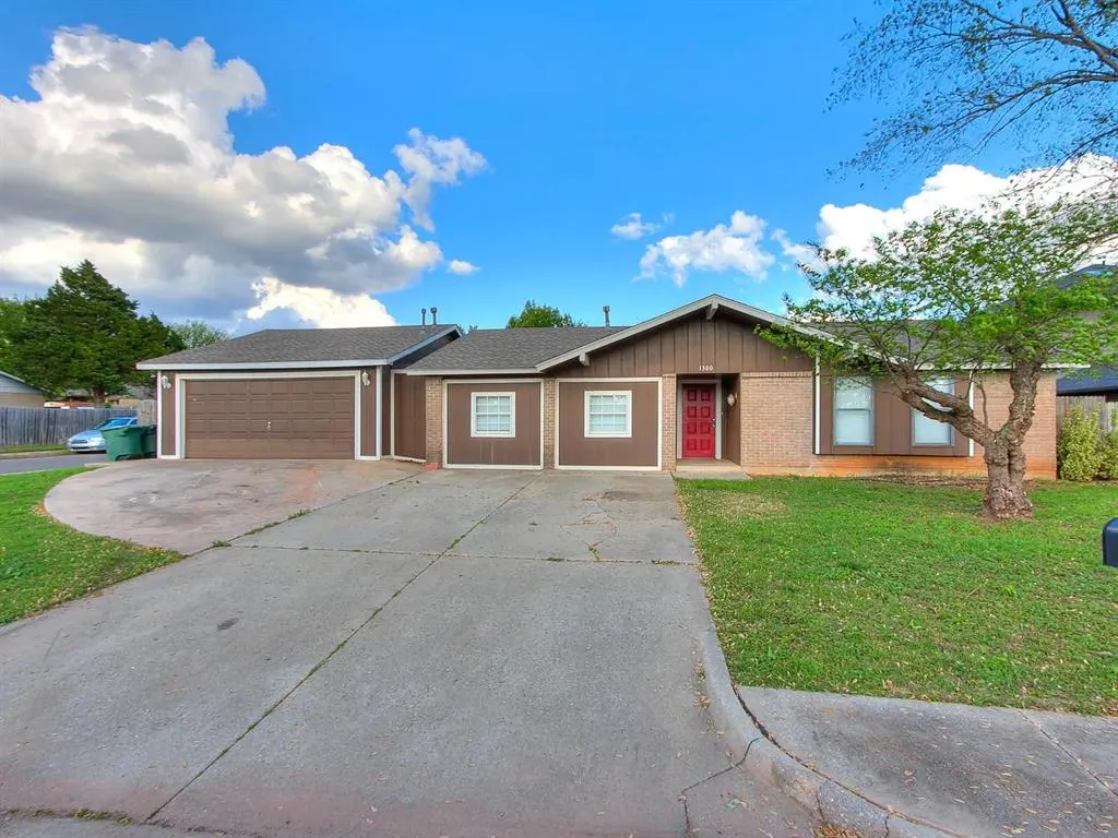 Front exterior — 1300 San Fidel Lane, Edmond, OK 73003