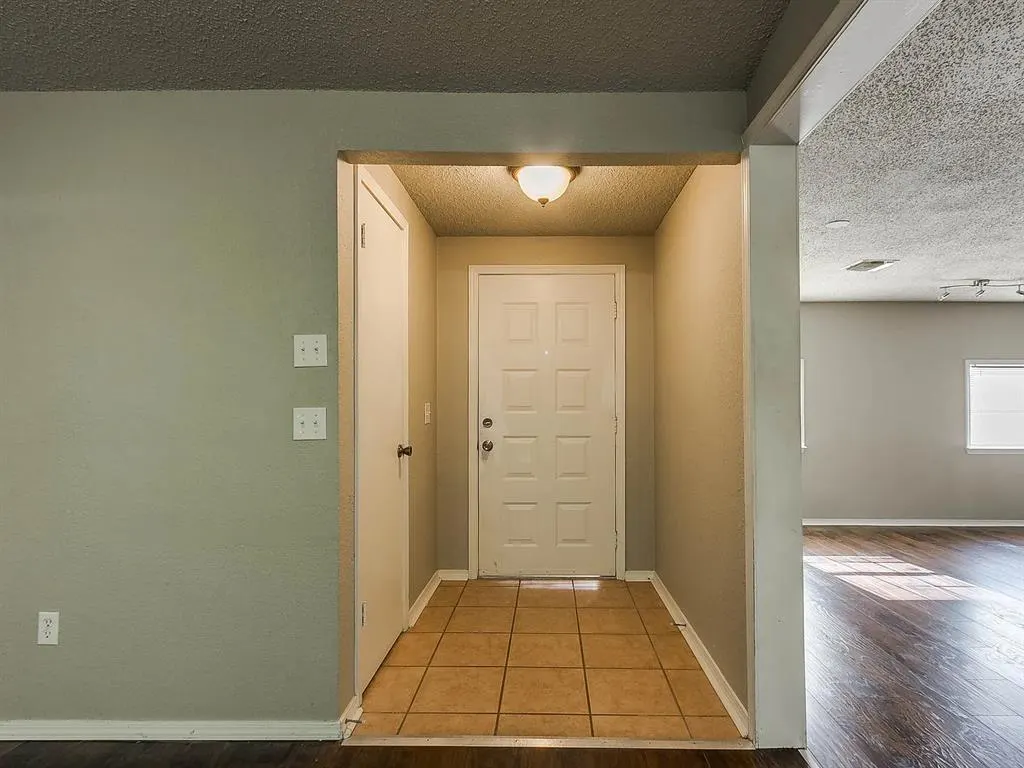 Photo 5 — 1300 San Fidel Lane, Edmond, OK 73003