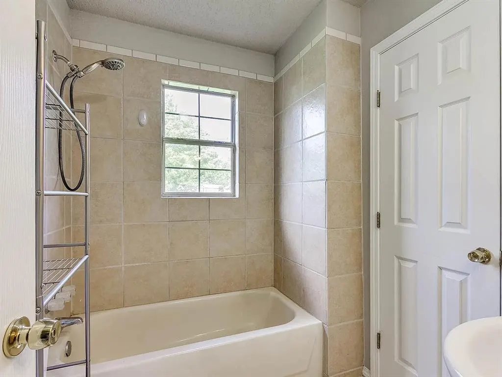 Photo 18 — 1300 San Fidel Lane, Edmond, OK 73003