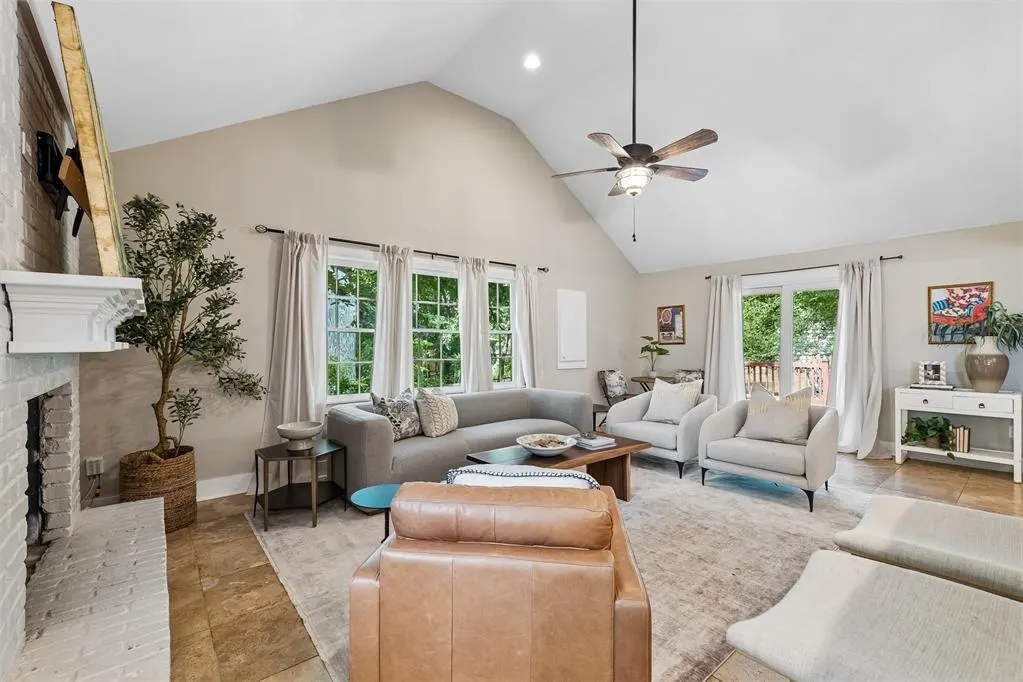 Photo 9 — 1615 NW 42nd Place, Oklahoma City, OK 73118