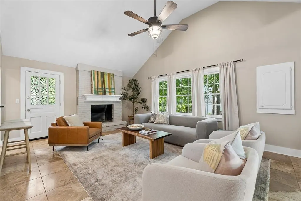 Photo 11 — 1615 NW 42nd Place, Oklahoma City, OK 73118