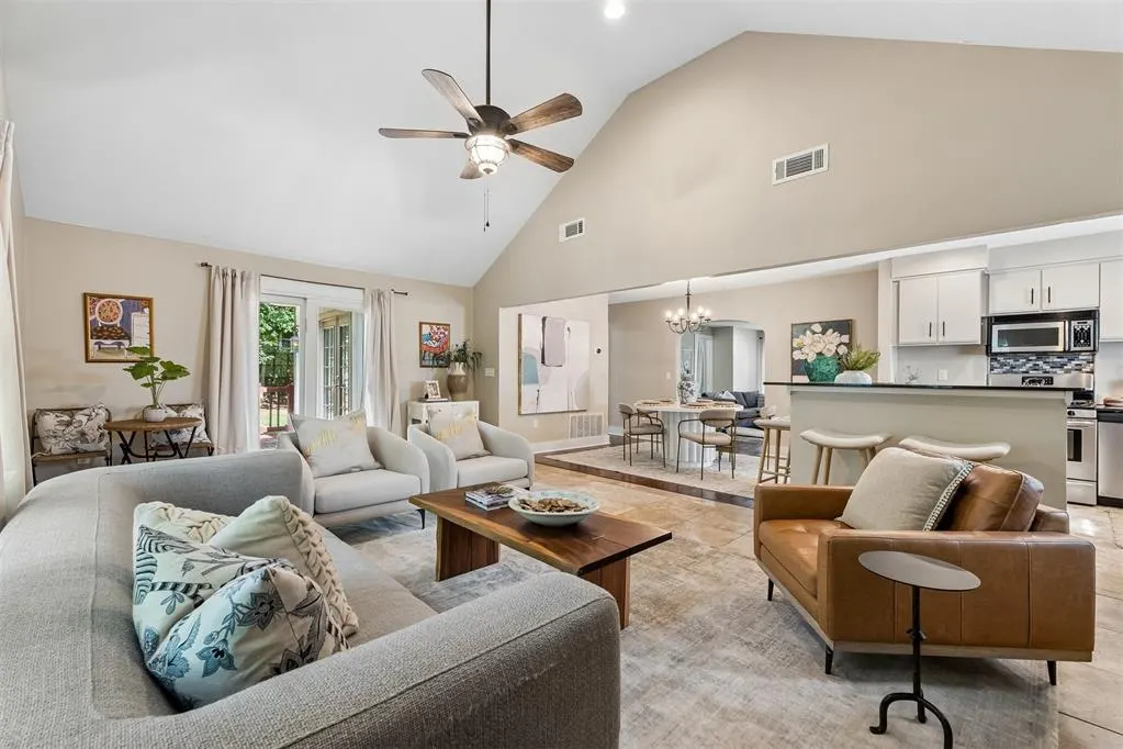 Photo 14 — 1615 NW 42nd Place, Oklahoma City, OK 73118